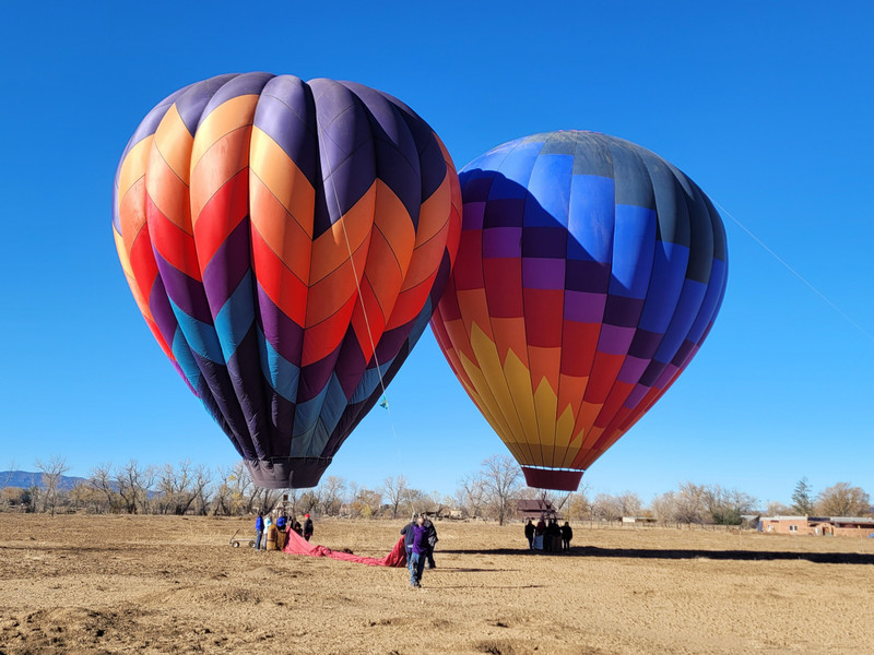 2 of our favorite balloons landing