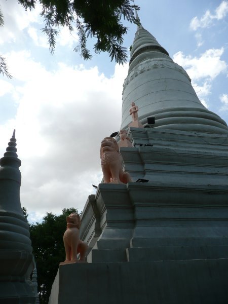 Monument at Wat Phnom