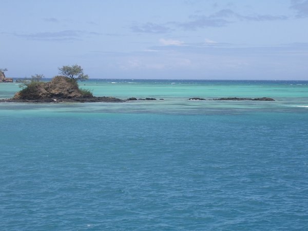 Turquoise blue waters in the Yasawas