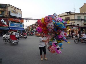 Balloons in Hanoi
