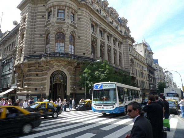 A busy Buenos Aires street