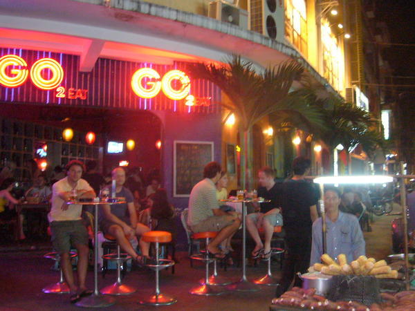 Gringo hangout, Saigon