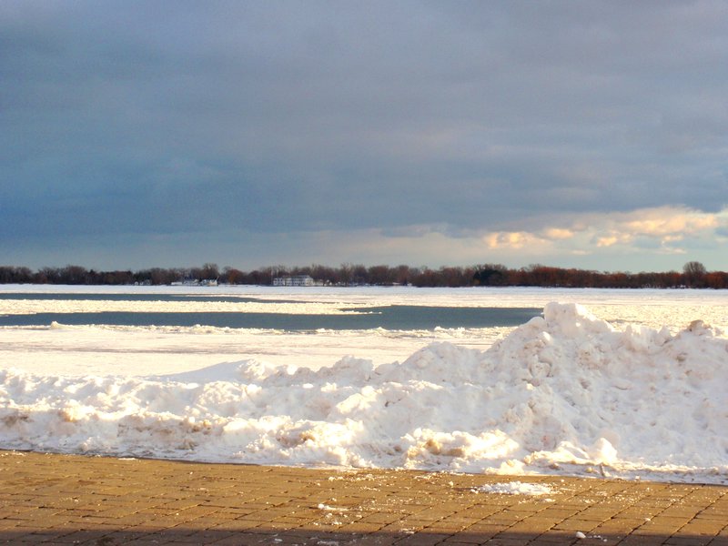 Lake Ontario, mid-winter