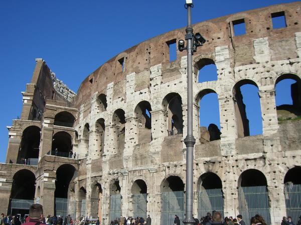  Coliseum 