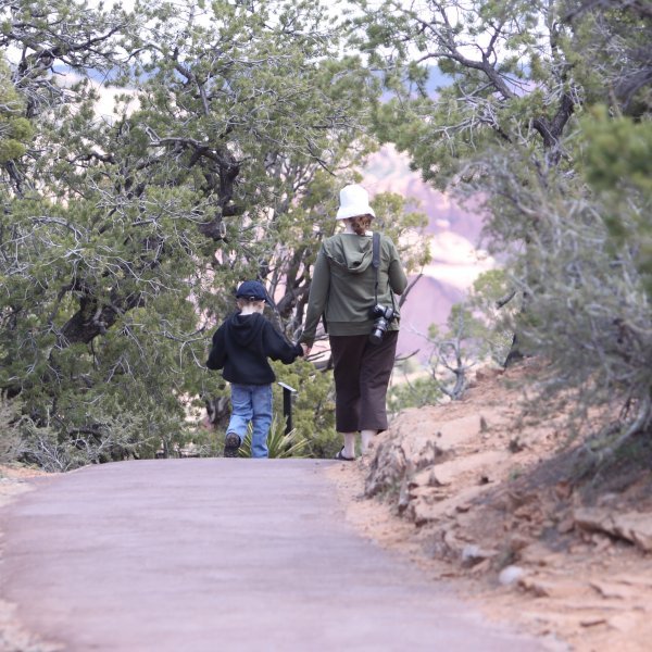 Liam & Kim at Navajo Nat'l Monument