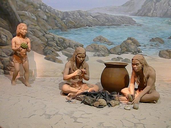 Een scène uit het diorama over het leven in Hong Kong 6000 jaar geleden: veel meer plaats!