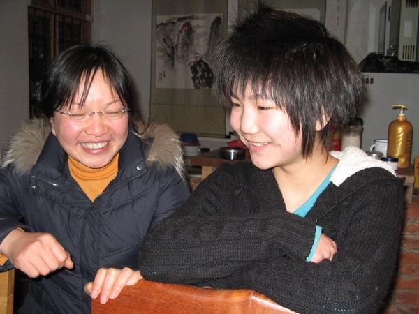 Ming Jie met haar moeder.