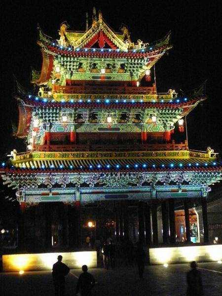 Yulin, stadstorens bij nacht
