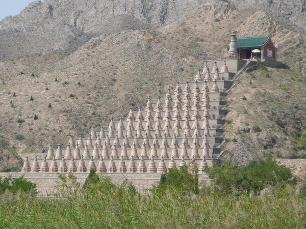 108 Tibettaanse pagodes bij Qingtongxia