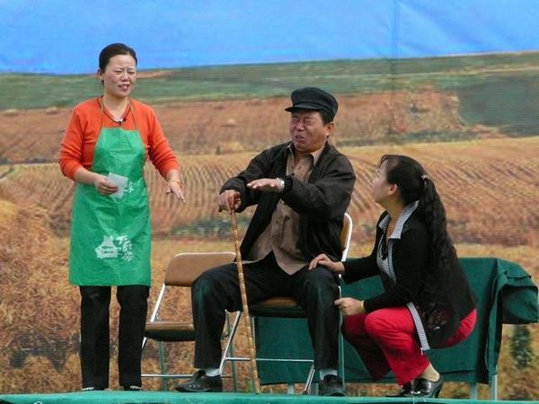 Toneelstukje bij oogstfeest in Yinchuan