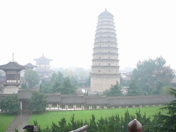 Befaamde heropgebouwde pagode van de Famen tempel.