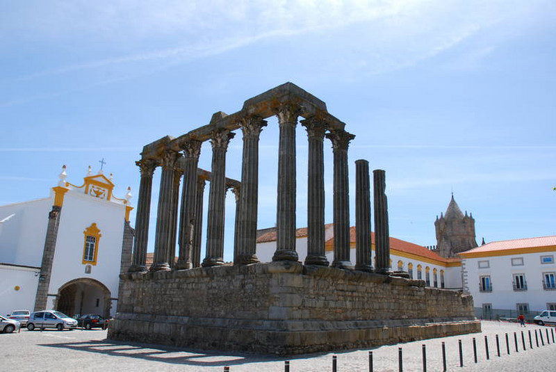 Evora temple