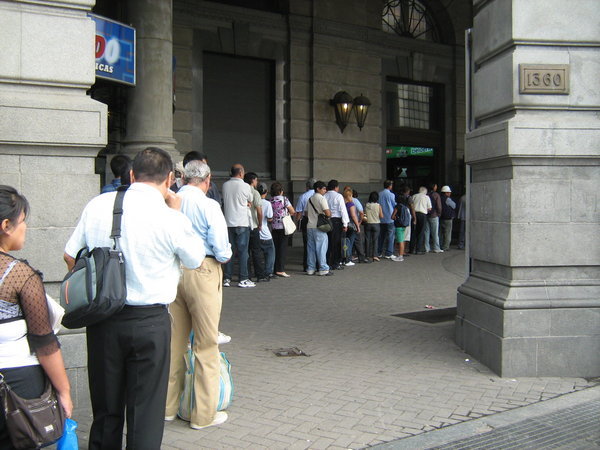 Line to get change for the buses