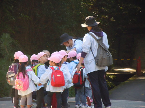 School group at Engaku-ji