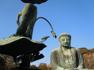 Lotus sculpture and Daibutsu