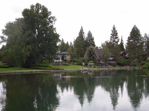Riverfront homes in Bend