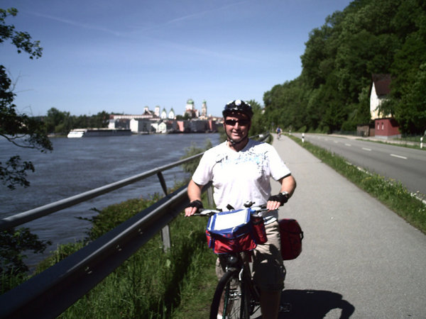pic15Finally on the move - Passau in the background
