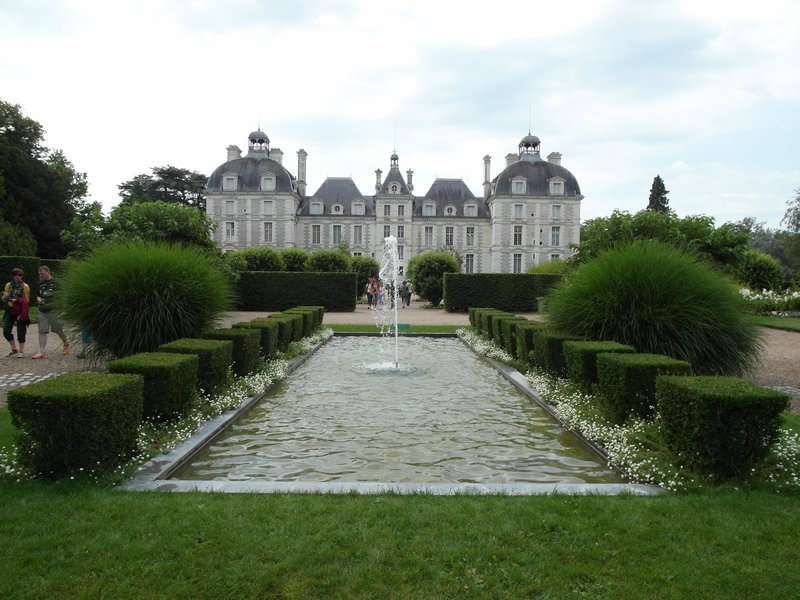 Cheverny and its rear garden