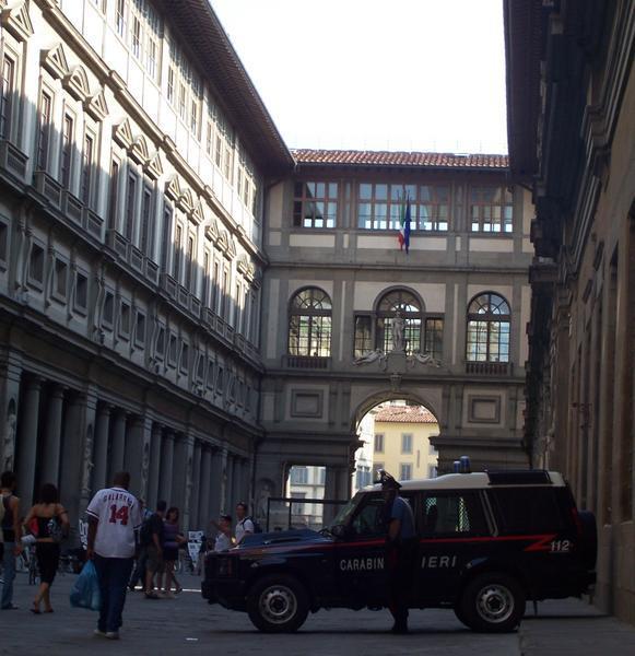 Carabinieri at the Uffizi