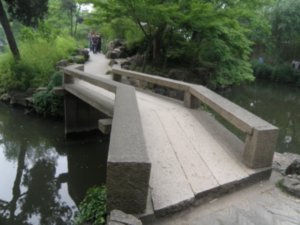 Zigzag bridge
