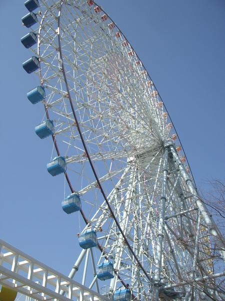 Osaka Bays Giant Ferris Wheel