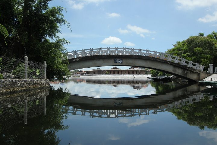 Tam Coc bridge