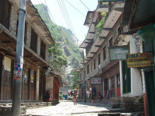 streets of tatopani