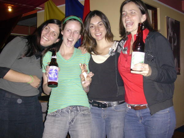 the Aussie chicas: Gretel, Carly, Rachel and Lea