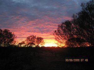 124  30-6-09 Uluru at sunrise
