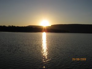 133  26-8-09   The Sun Setting on Victoria River Cruise Timber Creek