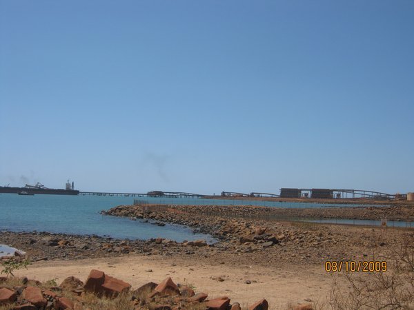 102    8-10-09     Port Facility for loading Iron Ore Dampier Beach