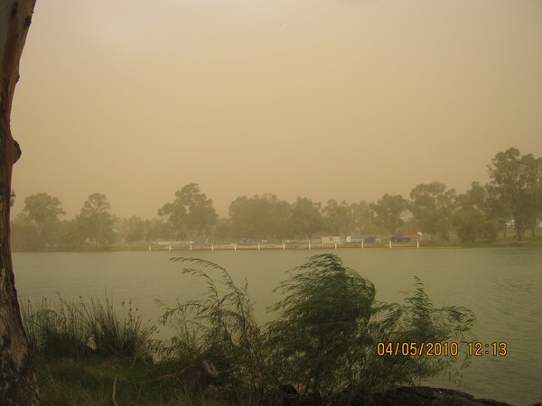 14   4-5-1   The dust storm hit at the park Mildura Vic