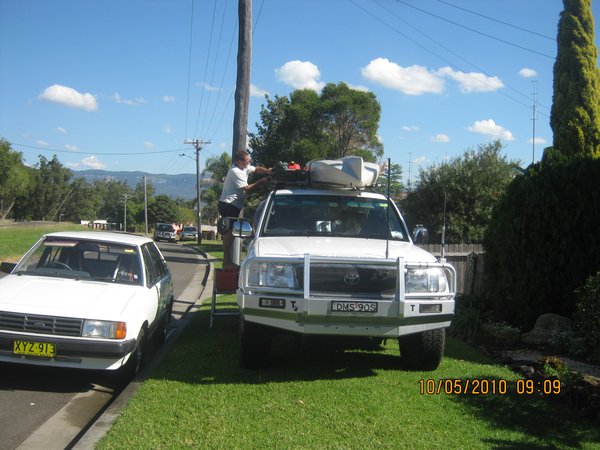 31   10-5-10 Den cleaning the car Oak Flats NSW