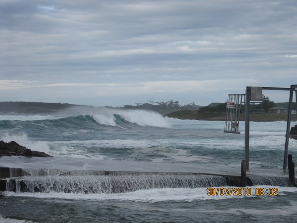 6  30-5-10   Rough sea's  & weather in Shellharbour NSW