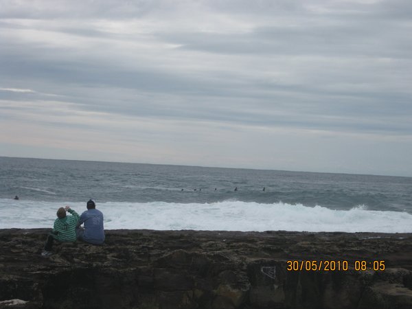 11  30-5-10   Catching Waves in rough sea's  & weather in Shellharbour NSW