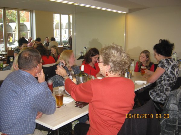 33  6-6-10   Girls lunch Wollongong NSW