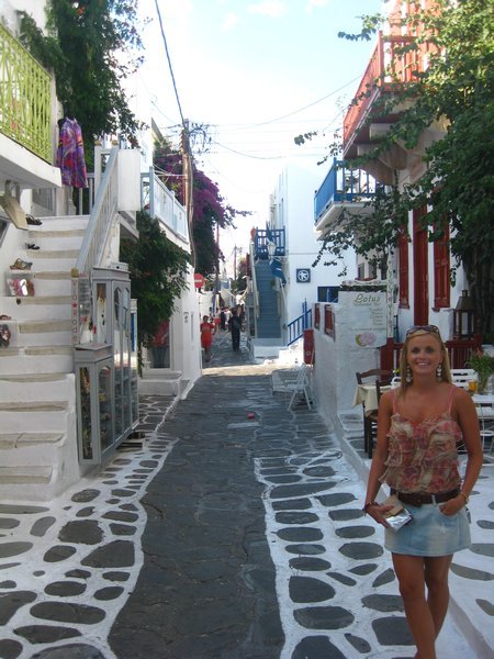 Suz drooling outside some of the shops in the pretty little streets of Mykonos