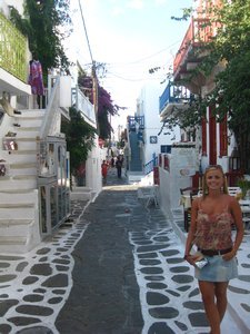 Suz drooling outside some of the shops in the pretty little streets of Mykonos
