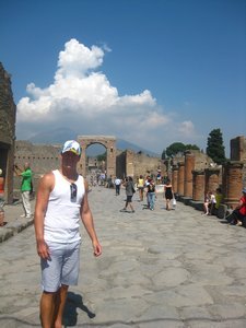 Vince in the streets of Pompeii