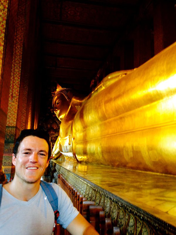 Vince and the reclining Buddha (Wat Pho)