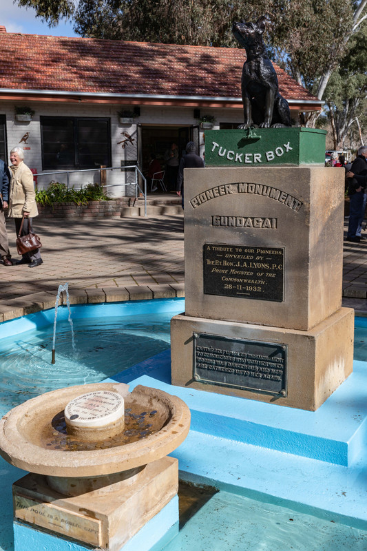 The Dog (back) on the Tuckerbox