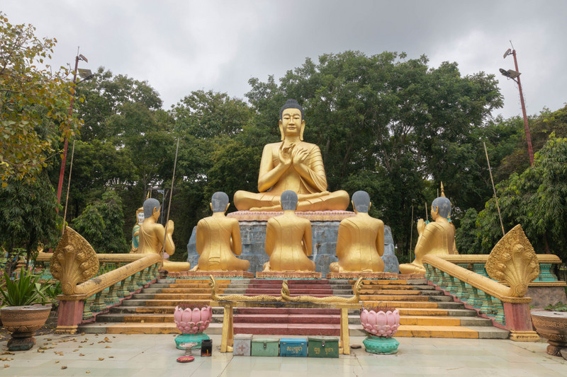 Teaching Buddha on Man Mountain