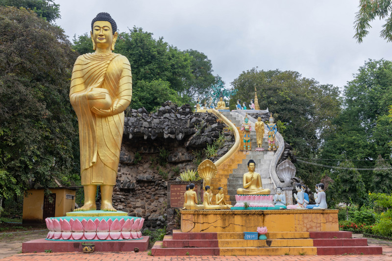 Standing Buddha on Man Mountain