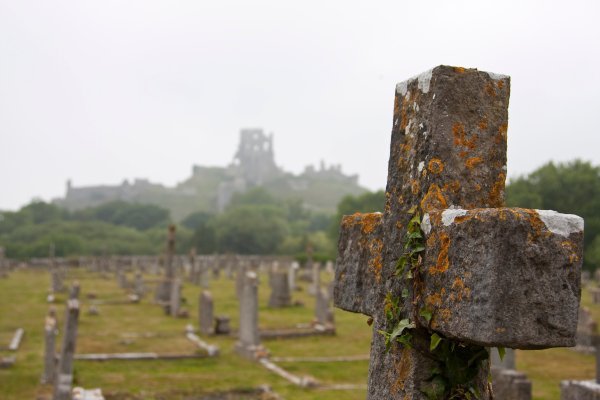 Corfe Castle from graveyard