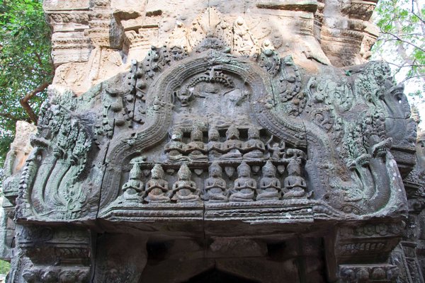 Ta Phrom door carving