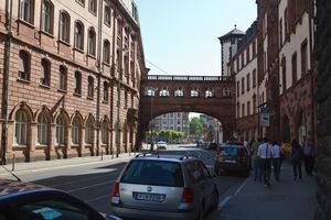 Pedestrian bridge over Braubachstrasse