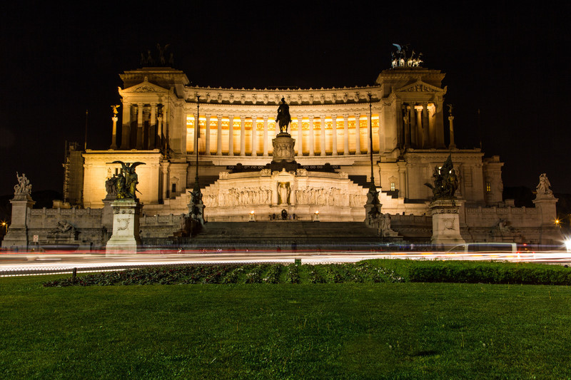 Monumento a Vittorio Emanuele II by night