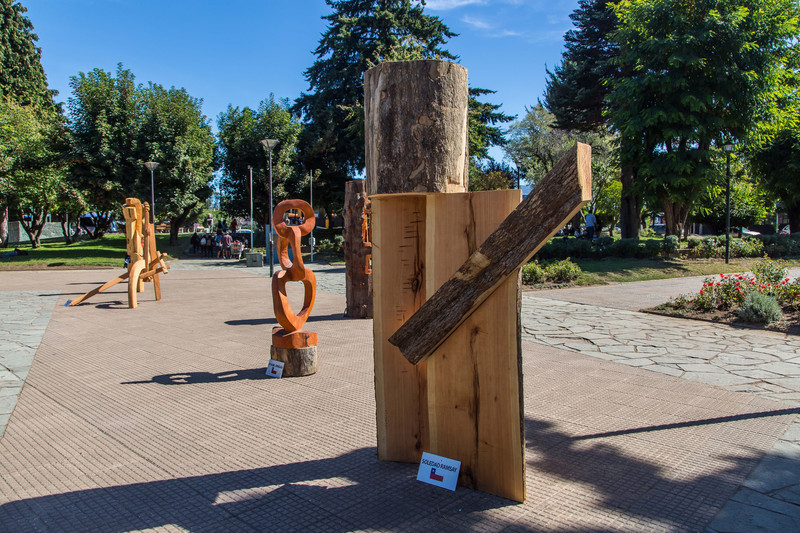Coyhaique City chainsaw art