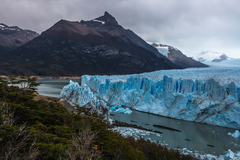 View of Glaciar Perito Moreno across Canal de los Témpanos