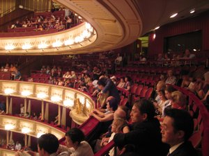 Wienin oopperatalo